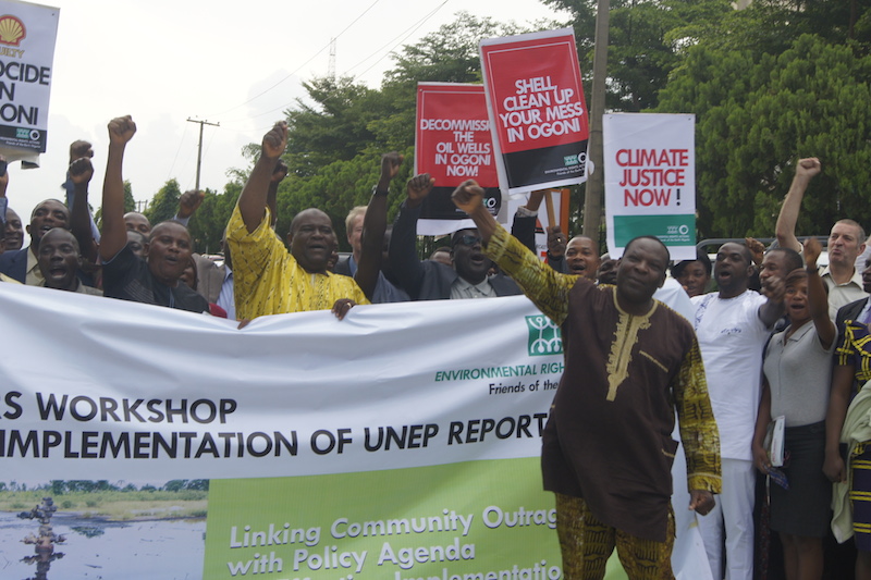 Campaigners demanding implementation of UNEP report on Ogoni (PHOTO: ClimateReporters/Atâyi Babs)