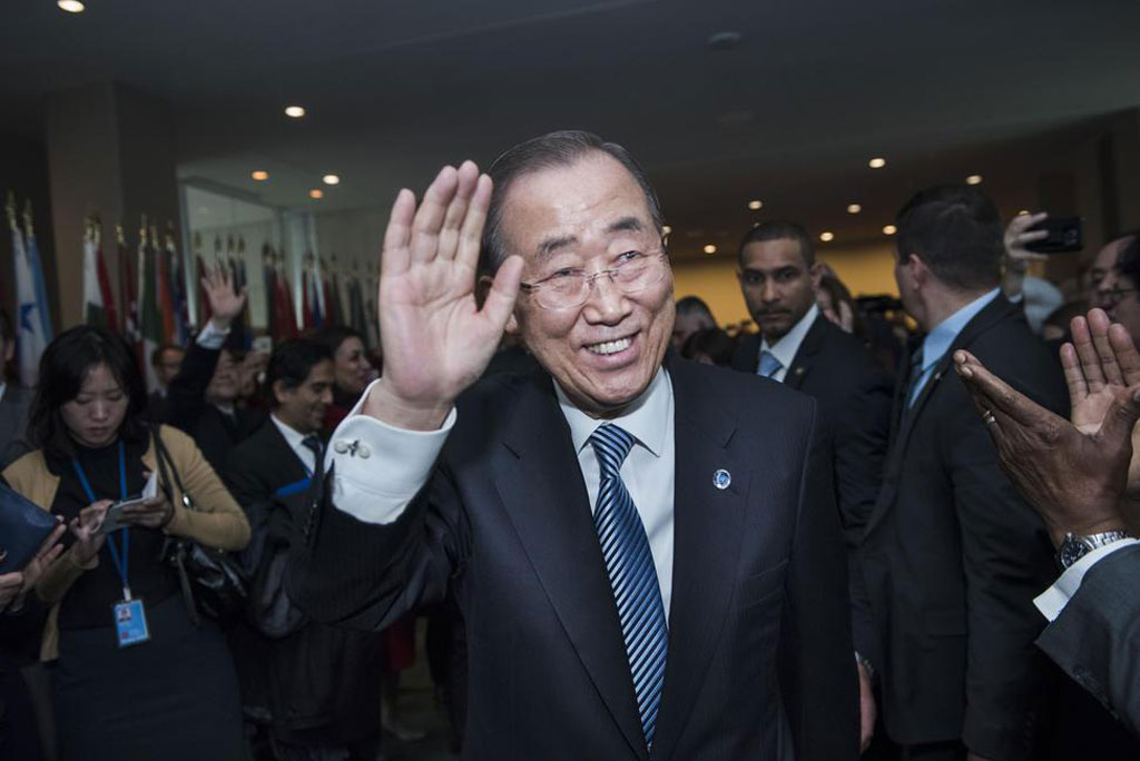 Secretary-General Ban Ki-moon bids farewell to delegates, staff, senior advisers, and other well-wishers at UN Headquarters in New York. (PHOTO: Amanda Voisard)