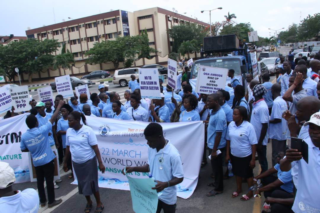 Activists protesting against the privatisation of water in Lagos, Nigeria 2 (PHOTO: ClimateReporters/Ugonma Cokey)
