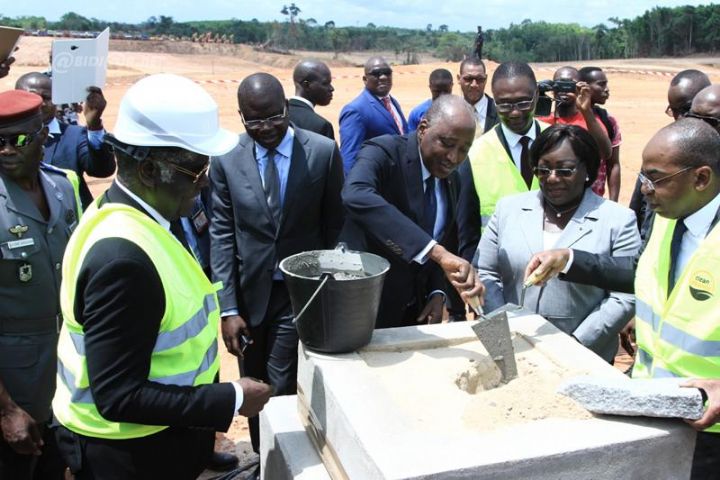 Le lancement des travaux par le premier Ministre Amadou Gon et Mme Désirée Anne-Ouloto 