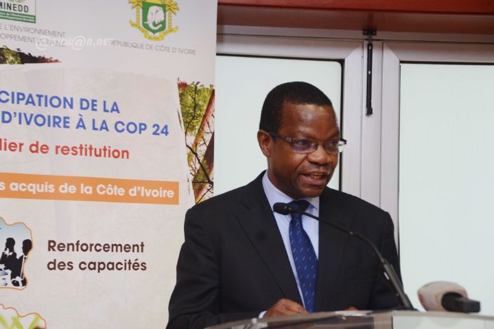 Le ministre de l'environnement et du développement durable, Professeur Séka Séka Joseph au cours de la cérémonie de restitution de la cop 24 à la primature.